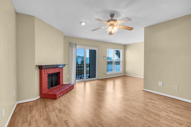 3220 69th Street H8, Galveston, TX 77551