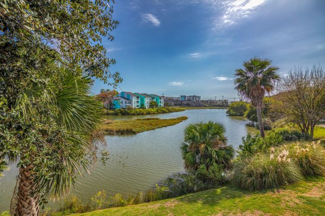 3220 69th Street H8, Galveston, TX 77551