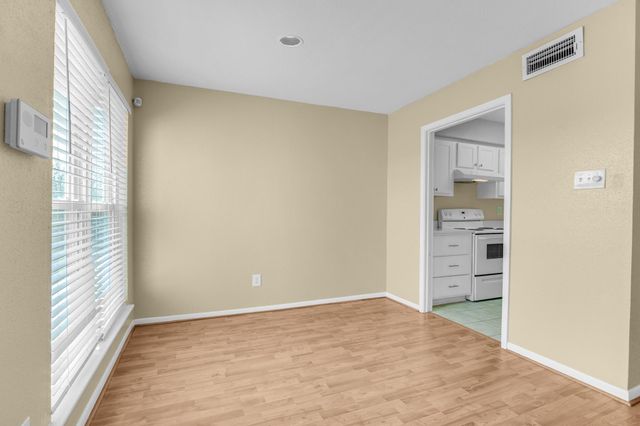 3220 69th Street H8, Galveston, TX 77551