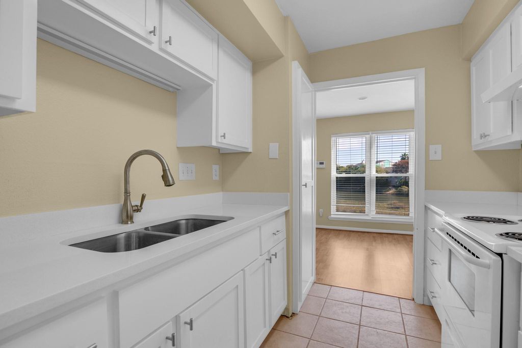3220 69th Street H8, Galveston, TX 77551