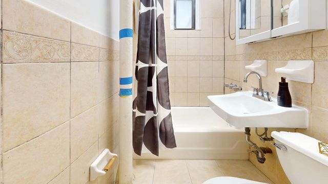 2157 33rd St Apt 1H, New York City, NY 11105