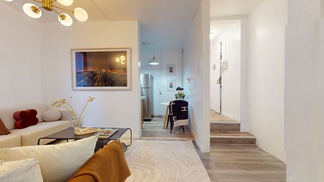 2157 33rd St Apt 1H, New York City, NY 11105