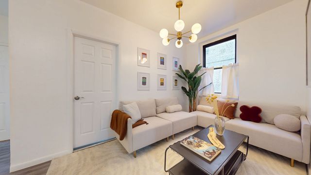 2157 33rd St Apt 1H, New York City, NY 11105