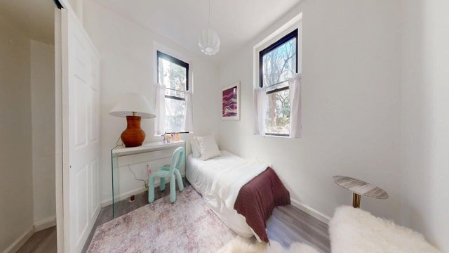 2157 33rd St Apt 1H, New York City, NY 11105