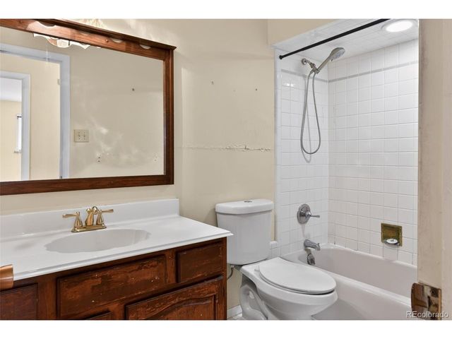 8714 W 67th Pl, Arvada, CO 80004