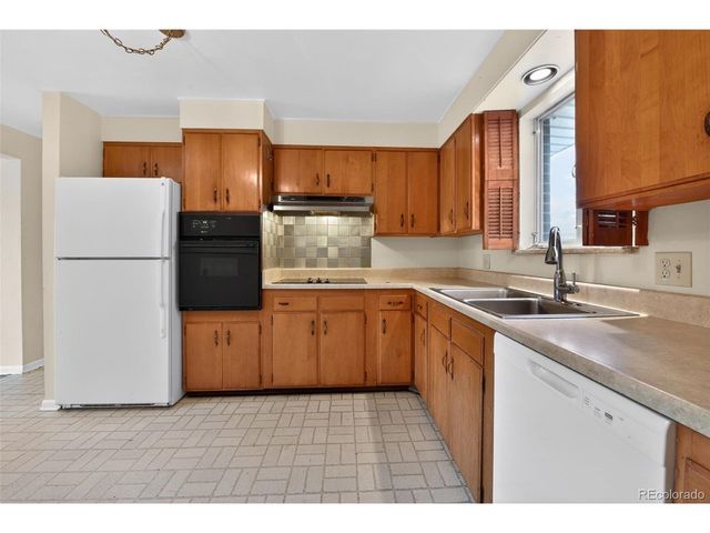 8714 W 67th Pl, Arvada, CO 80004