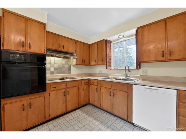 8714 W 67th Pl, Arvada, CO 80004