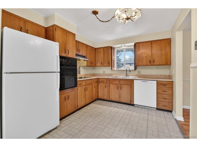 8714 W 67th Pl, Arvada, CO 80004