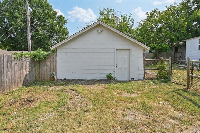 103 S Knoxville Avenue, Tulsa, OK 74112