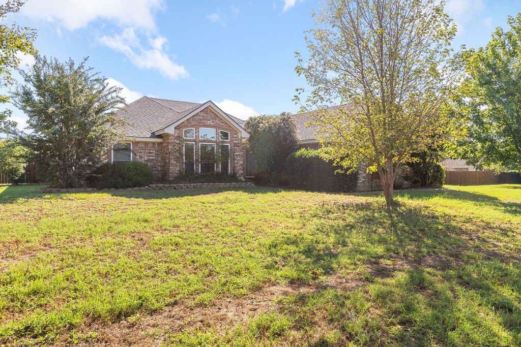2609 Castle Road, Burleson, TX 76028