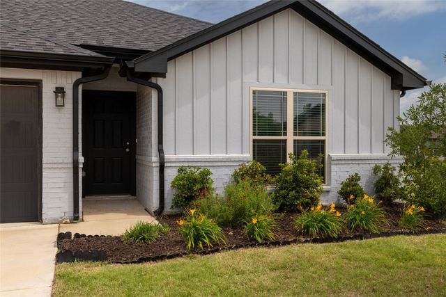 500 Adams Court, Weatherford, TX 76085