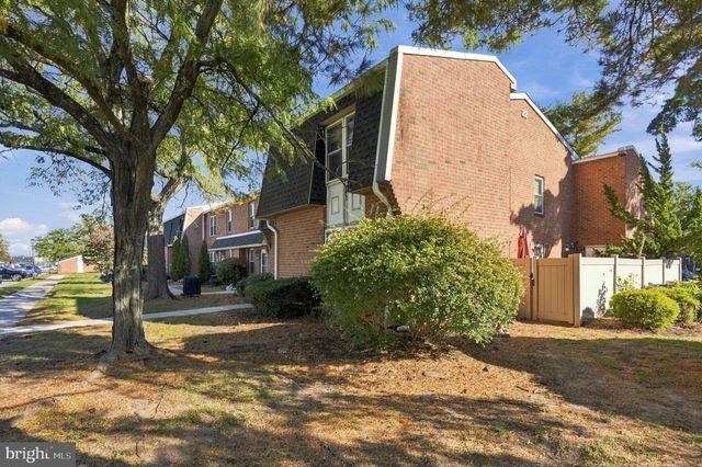 2016 HARBOUR DR E, Palmyra, NJ 08065