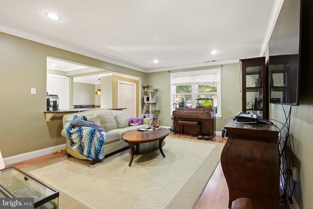 2016 HARBOUR DR E, Palmyra, NJ 08065