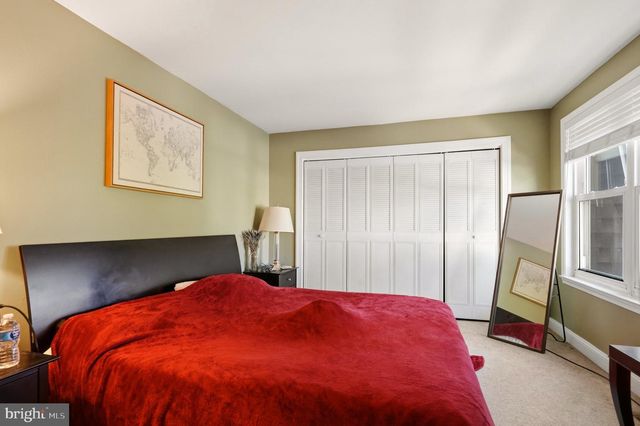 2016 HARBOUR DR E, Palmyra, NJ 08065