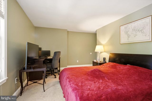 2016 HARBOUR DR E, Palmyra, NJ 08065