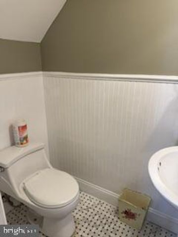 2016 HARBOUR DR E, Palmyra, NJ 08065