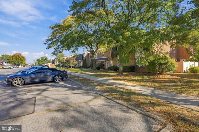 2016 HARBOUR DR E, Palmyra, NJ 08065