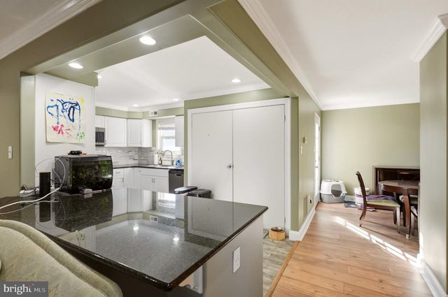 2016 HARBOUR DR E, Palmyra, NJ 08065