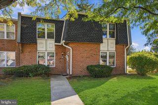 2016 HARBOUR DR E, Palmyra, NJ 08065