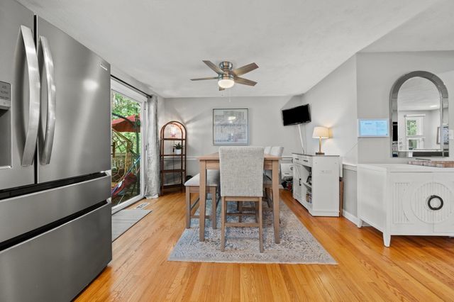 278 Wellman Ave 278, Chelmsford, MA 01863