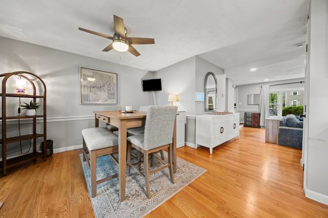 278 Wellman Ave 278, Chelmsford, MA 01863