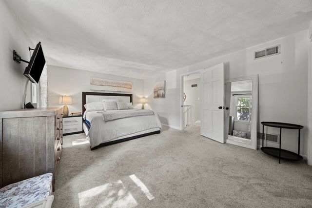278 Wellman Ave 278, Chelmsford, MA 01863