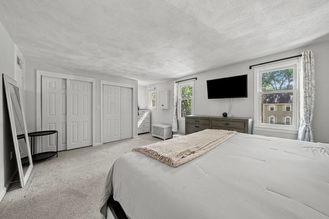 278 Wellman Ave 278, Chelmsford, MA 01863