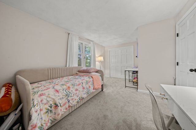 278 Wellman Ave 278, Chelmsford, MA 01863