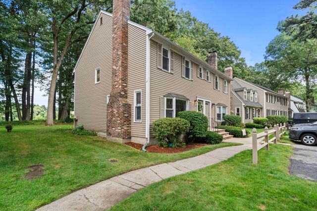 278 Wellman Ave 278, Chelmsford, MA 01863