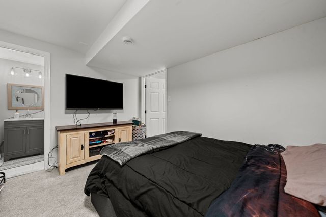 278 Wellman Ave 278, Chelmsford, MA 01863
