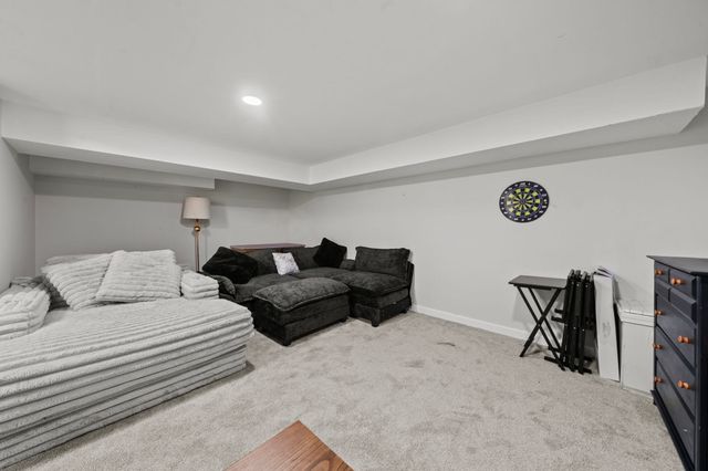 278 Wellman Ave 278, Chelmsford, MA 01863