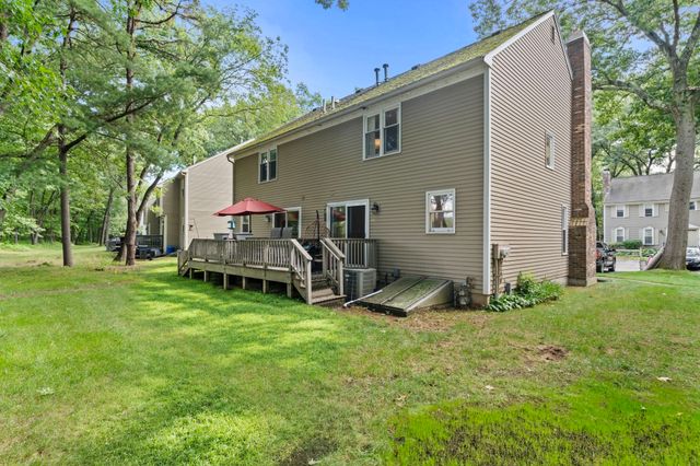 278 Wellman Ave 278, Chelmsford, MA 01863
