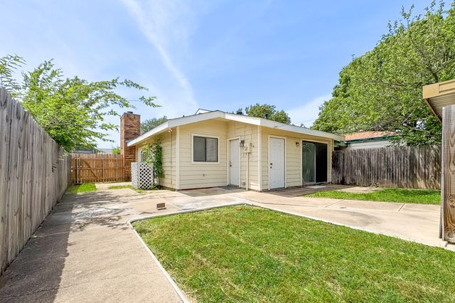 5925 Timbercrest Drive, Arlington, TX 76017