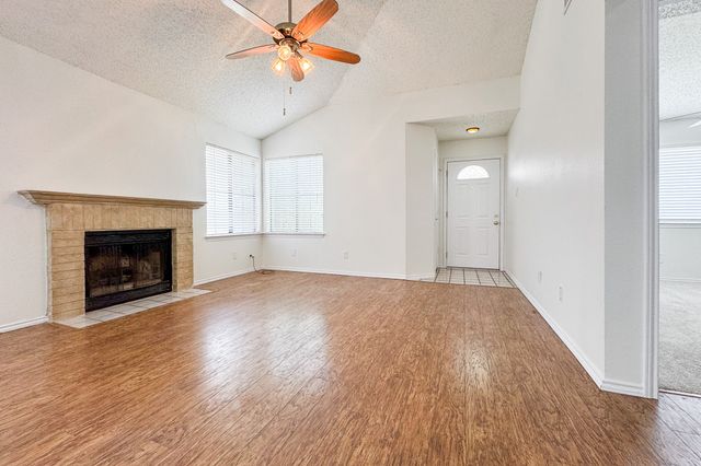 5925 Timbercrest Drive, Arlington, TX 76017