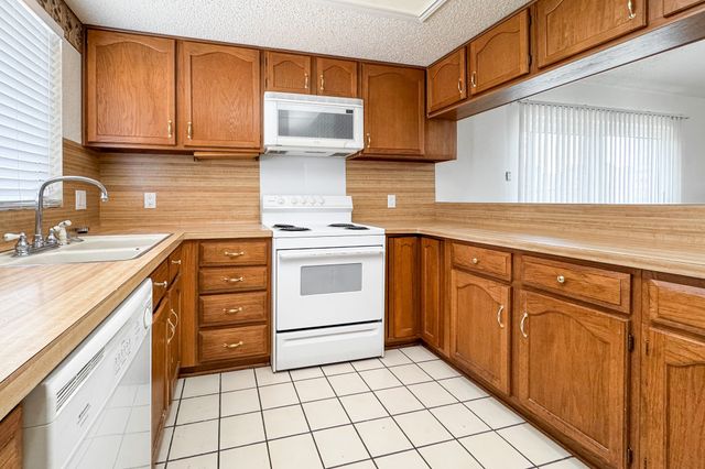 5925 Timbercrest Drive, Arlington, TX 76017