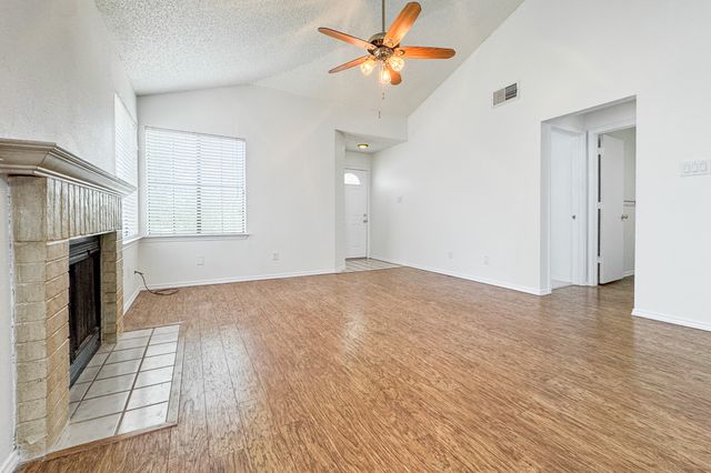 5925 Timbercrest Drive, Arlington, TX 76017