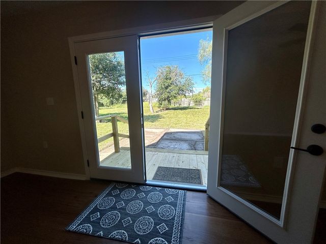 516 E Alice Ave, Kingsville, TX 78363