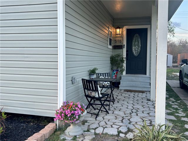 516 E Alice Ave, Kingsville, TX 78363