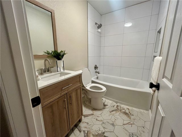 516 E Alice Ave, Kingsville, TX 78363