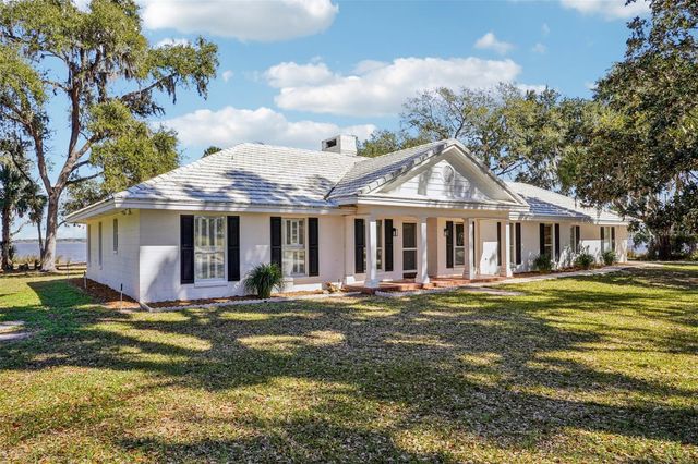 37048 COUNTY ROAD 452, Grand Island, FL 32735