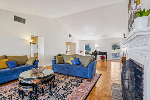 37048 COUNTY ROAD 452, Grand Island, FL 32735