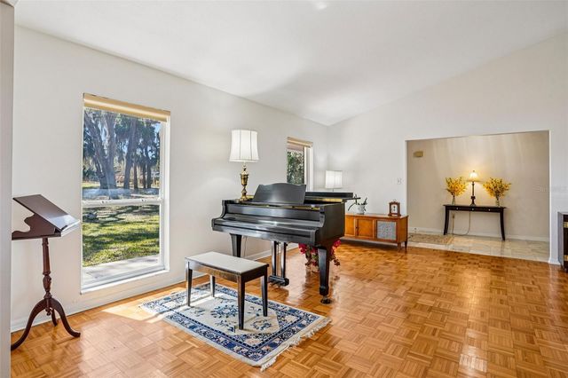 37048 COUNTY ROAD 452, Grand Island, FL 32735