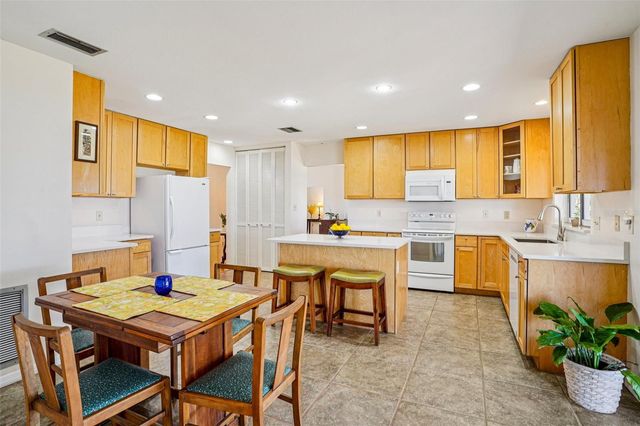 37048 COUNTY ROAD 452, Grand Island, FL 32735