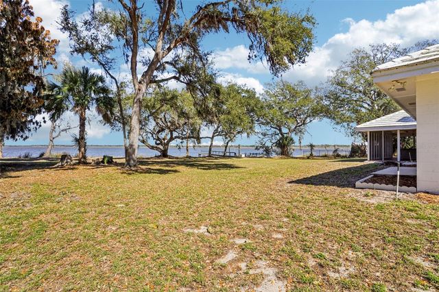 37048 COUNTY ROAD 452, Grand Island, FL 32735