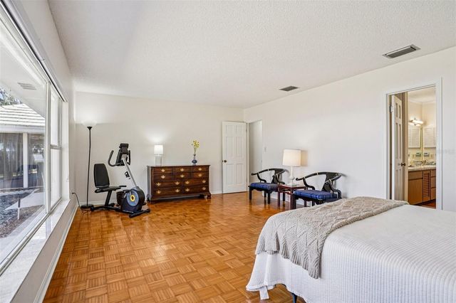 37048 COUNTY ROAD 452, Grand Island, FL 32735