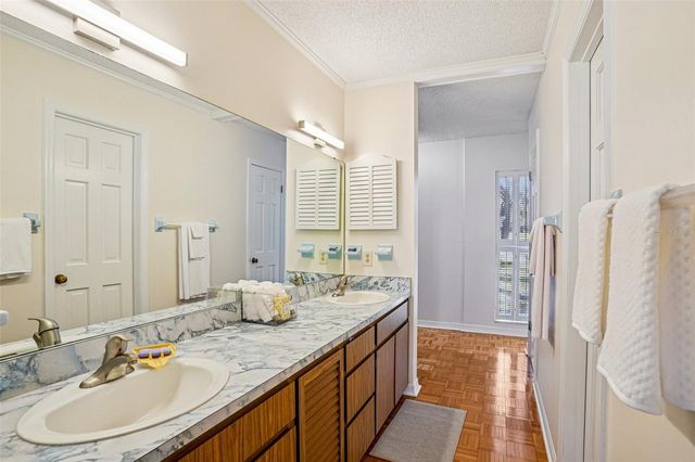 37048 COUNTY ROAD 452, Grand Island, FL 32735