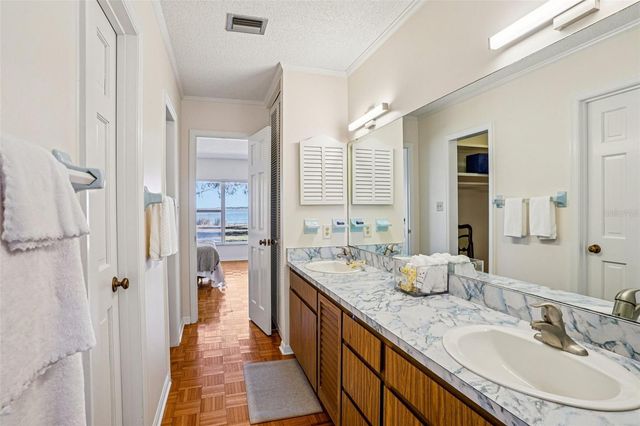 37048 COUNTY ROAD 452, Grand Island, FL 32735