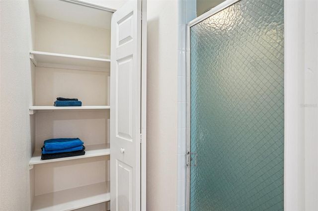 37048 COUNTY ROAD 452, Grand Island, FL 32735