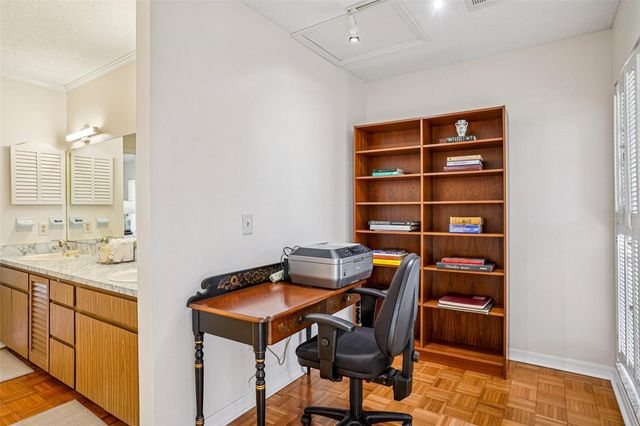 37048 COUNTY ROAD 452, Grand Island, FL 32735