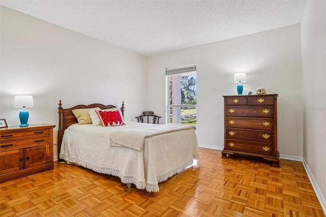 37048 COUNTY ROAD 452, Grand Island, FL 32735